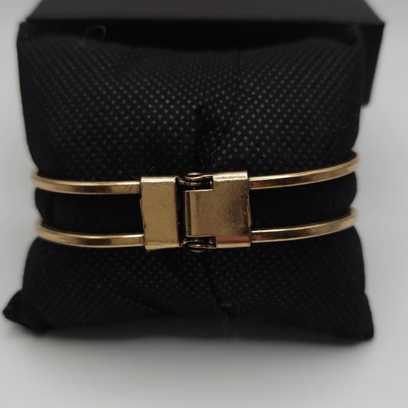 Colorful Statement Bangle - Picture 6 of 6